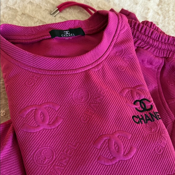 Chanel Fuchsia Women's Tracksuit-NWOT - Picture 4 of 4